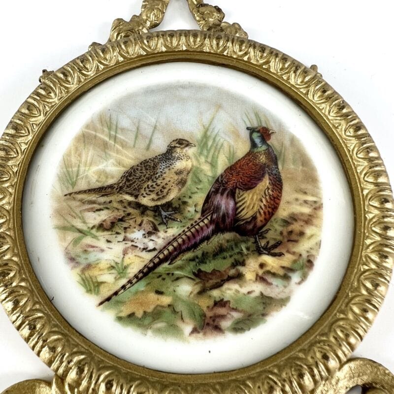 Antichi quadretti in miniatura vintage Fagiani ottone bronzo ceramica con fiocco Categoria Quadri