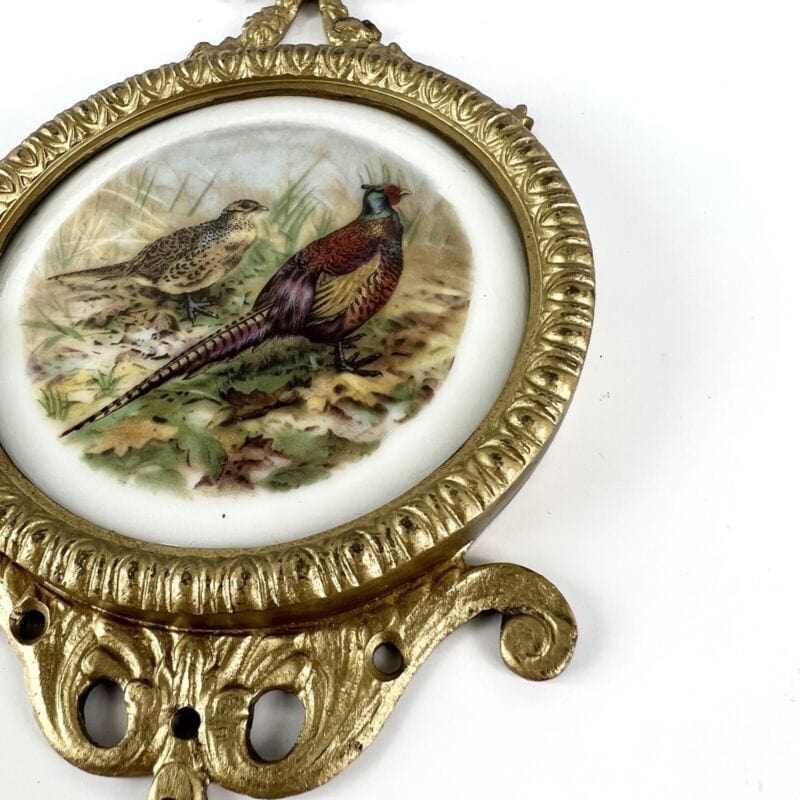 Antichi quadretti in miniatura vintage Fagiani ottone bronzo ceramica con fiocco Categoria Quadri