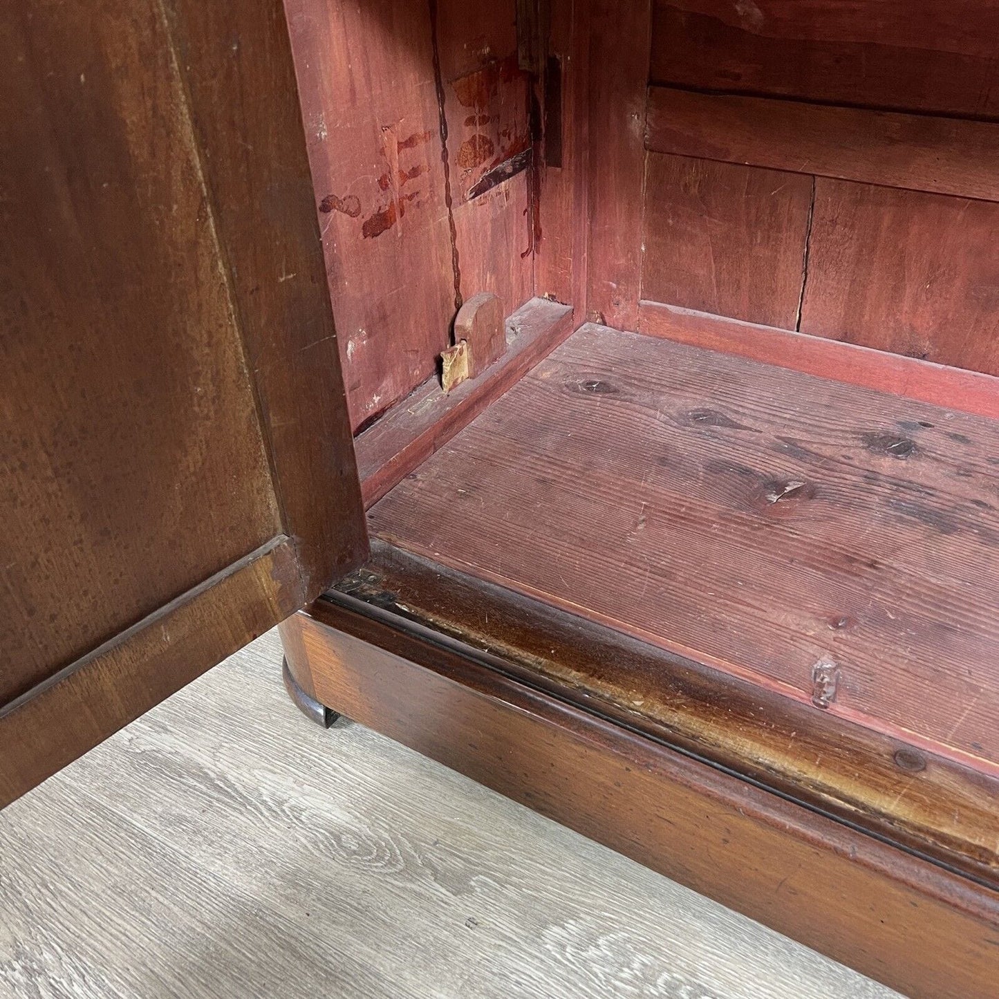Antico Armadio Credenza Libreria Stipo Inglese epoca 800 in legno di Mogano Categoria Vetrine