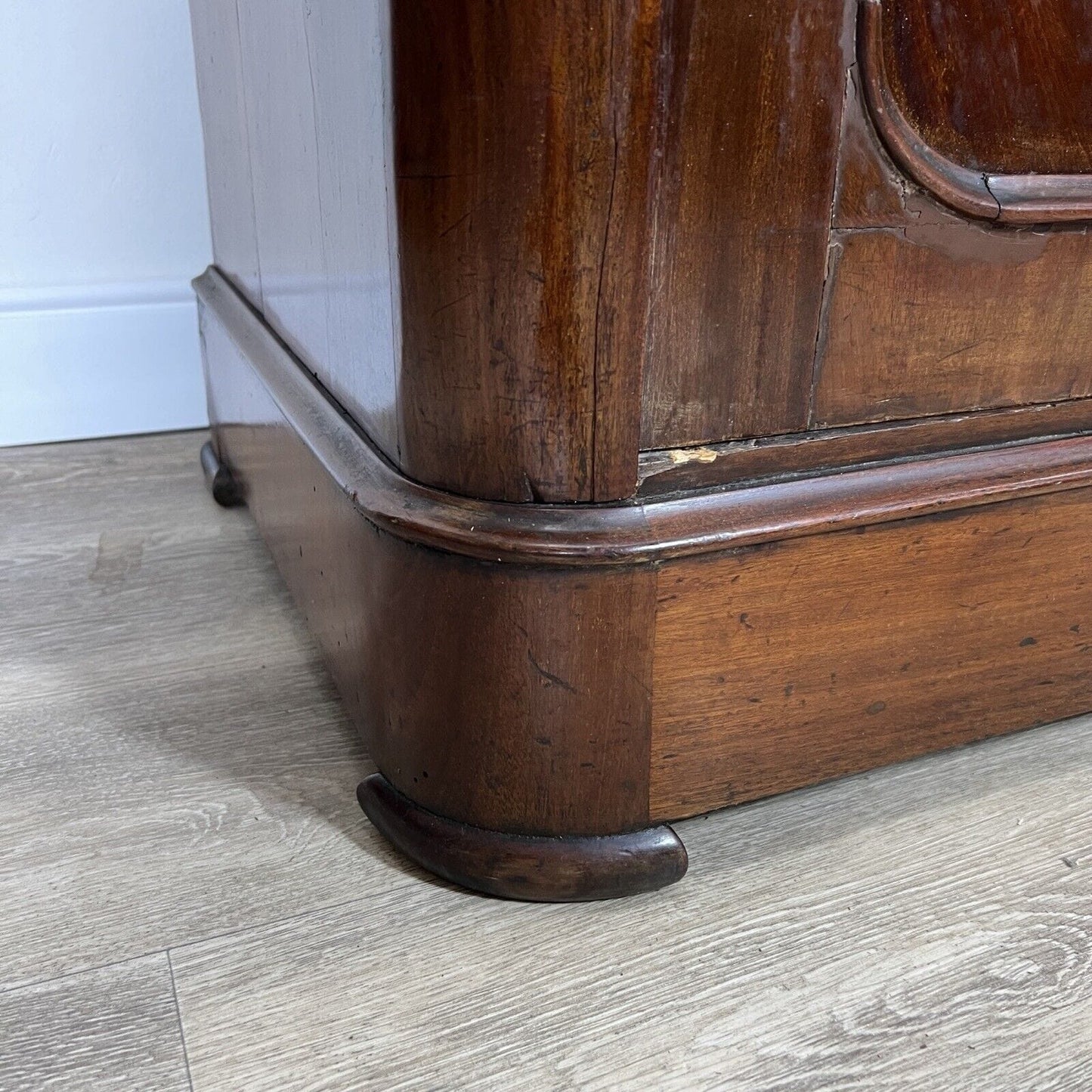 Antico Armadio Credenza Libreria Stipo Inglese epoca 800 in legno di Mogano Categoria Vetrine