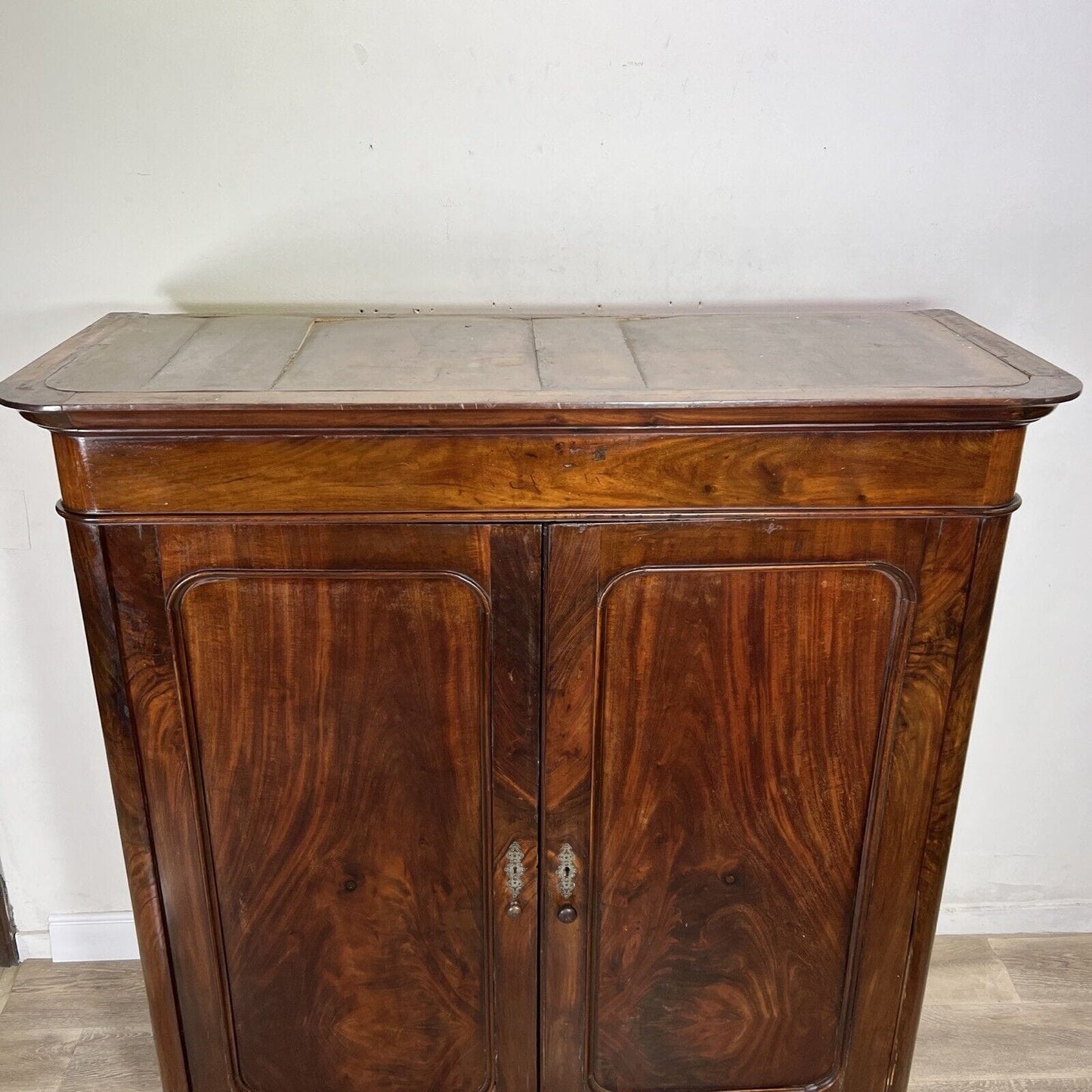 Antico Armadio Credenza Libreria Stipo Inglese epoca 800 in legno di Mogano Categoria Vetrine