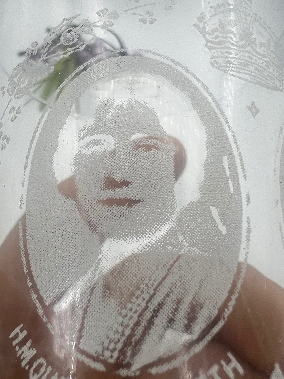 Antico bicchiere Inglese da collezione Re Giorgio VI Casa Reale commemorativa Categoria Arte e antiquariato:Cristallo e vetro:Altro cristallo e vetro