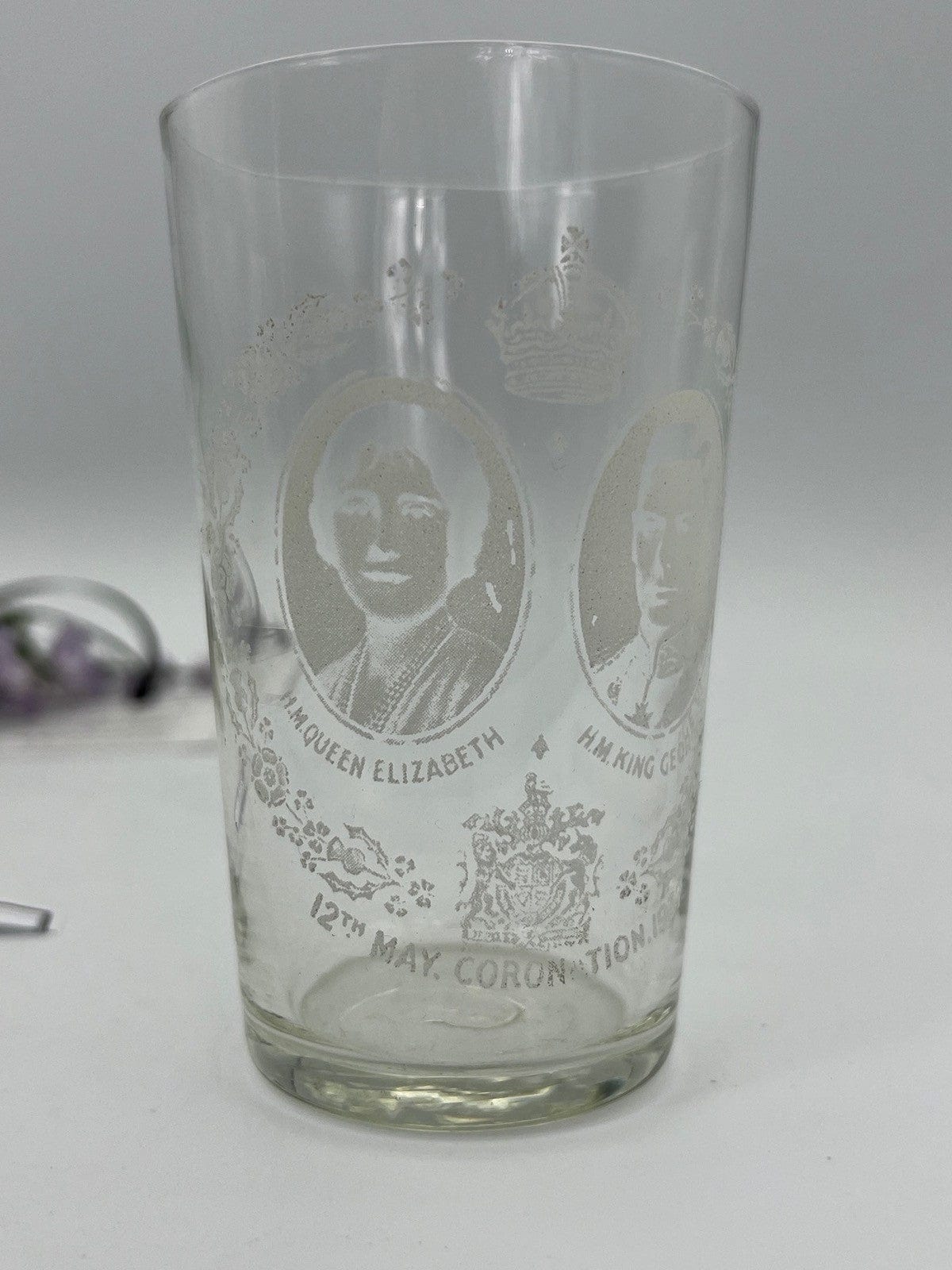 Antico bicchiere Inglese da collezione Re Giorgio VI Casa Reale commemorativa Categoria Arte e antiquariato:Cristallo e vetro:Altro cristallo e vetro