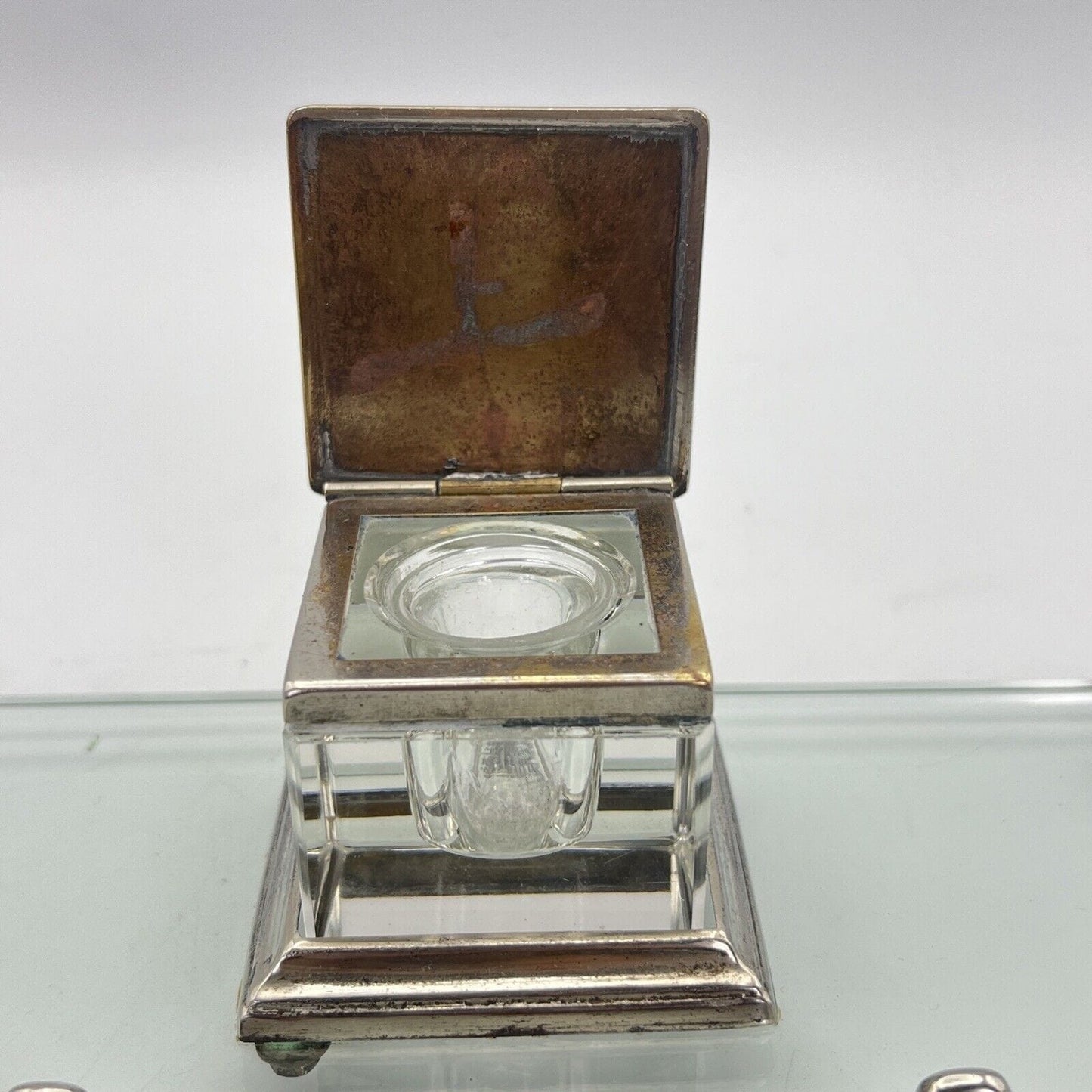 Antico Calamaio da scrivania stile Art Deco in Vetro metallo cromato Portapenne Categoria Sheffield & Argento