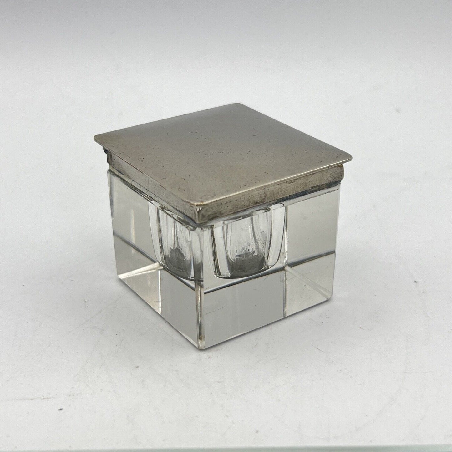 Antico Calamaio da scrivania stile Art Deco in Vetro metallo cromato Portapenne Categoria Sheffield & Argento