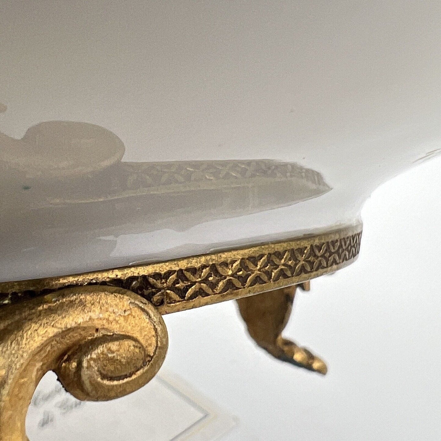 Antico Centrotavola alzata in porcellana e bronzo stile Limoges piatto vintage Categoria Centrotavola e Ciotole