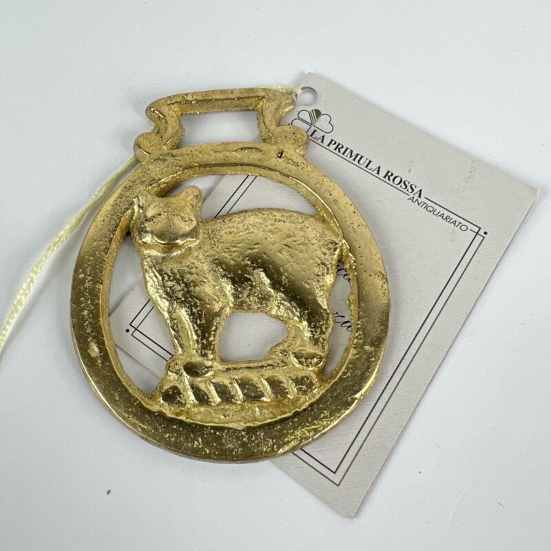 Antico fregio in ottone bronzo elemento decorativo Finimento epoca Gatto di Man Categoria Ottone