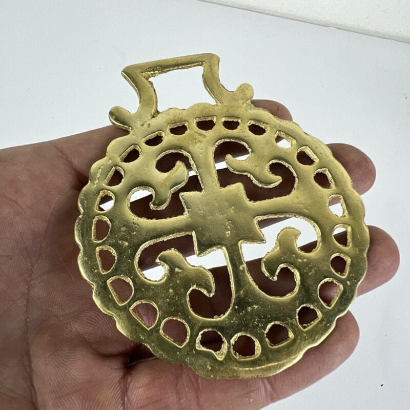 Antico fregio in ottone bronzo elemento decorativo Finimento epoca Mercante Lana Categoria  Ottone