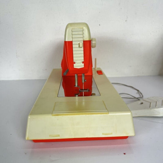 Antico Giocattolo Vintage anni 60 70 Macchina per da Cucire d'epoca in plastica Categoria Giocattoli vintage