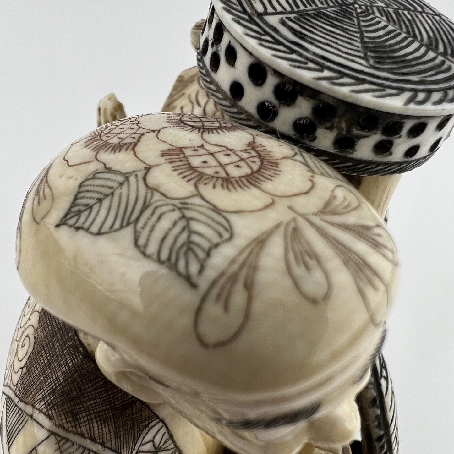 Antico Okimono Scultura Giapponese statuetta Netsuke statuina 900 Venditore Categoria Sculture e Miniature