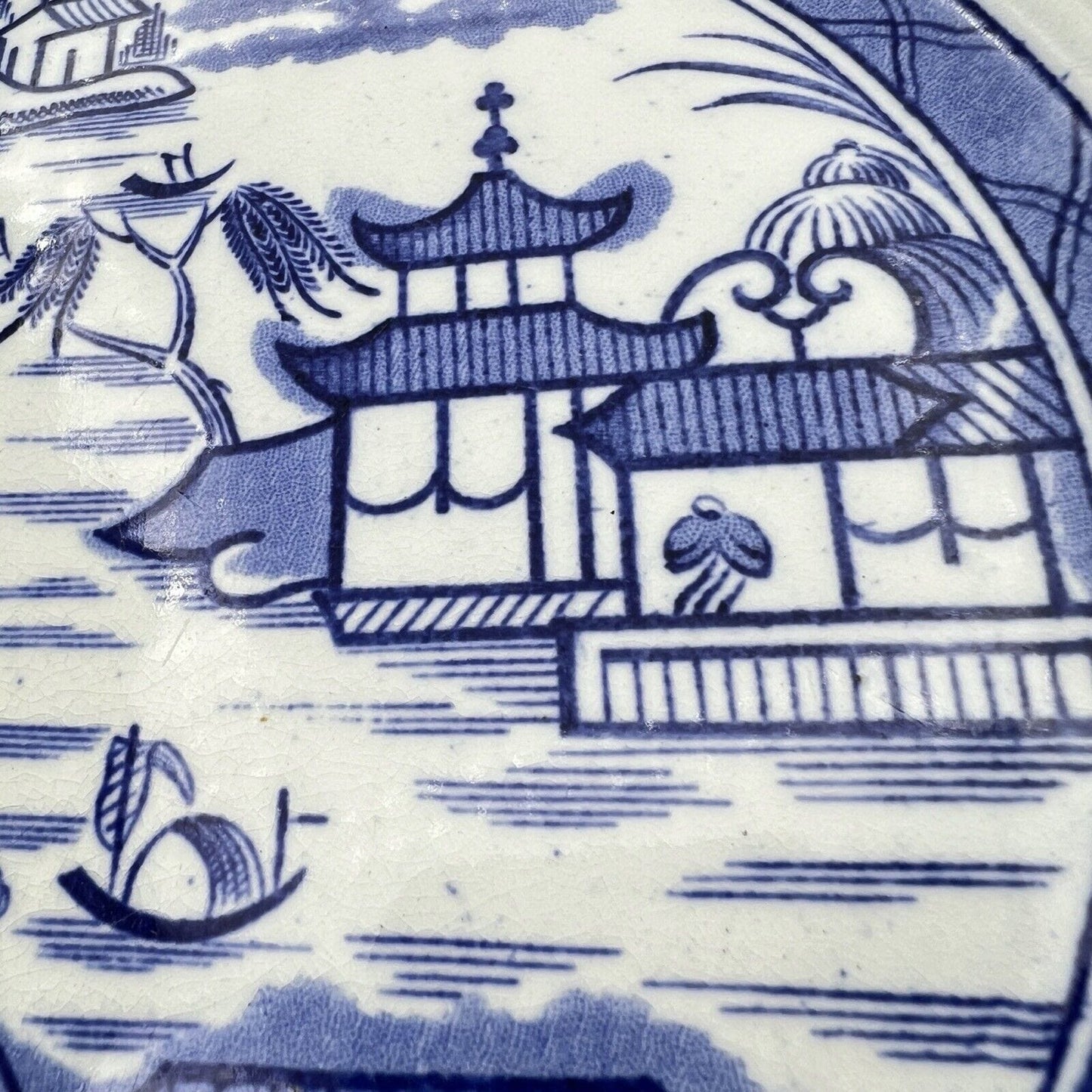Antico piatto in ceramica decoro blu scena orientale Ashworth Bros stile Willow Categoria Piatti e Piattini