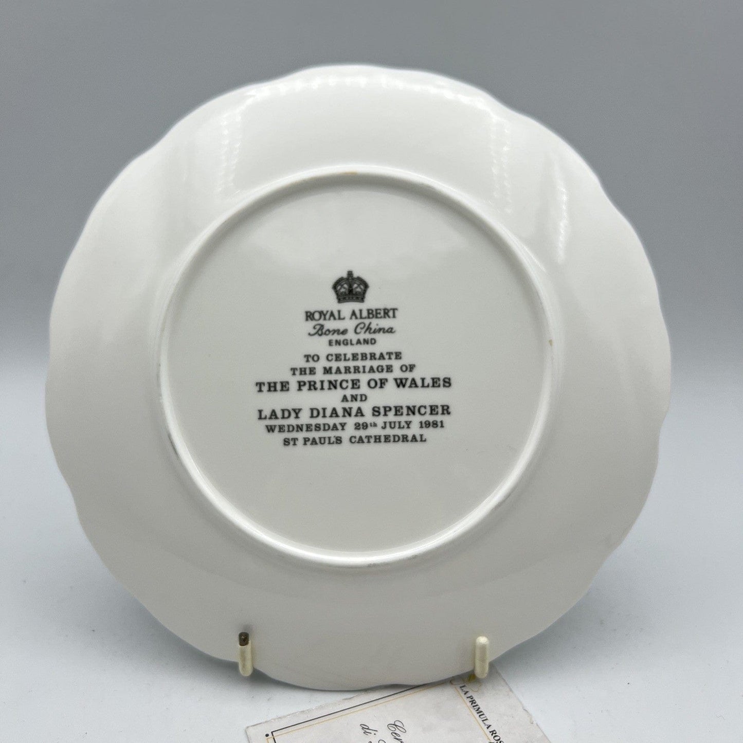 Antico piatto in Ceramica Inglese Royal Albert Lady Diana Casa Reale Matrimonio Categoria Arte e antiquariato:Porcellana e ceramica:Altro porcellana e ceramica