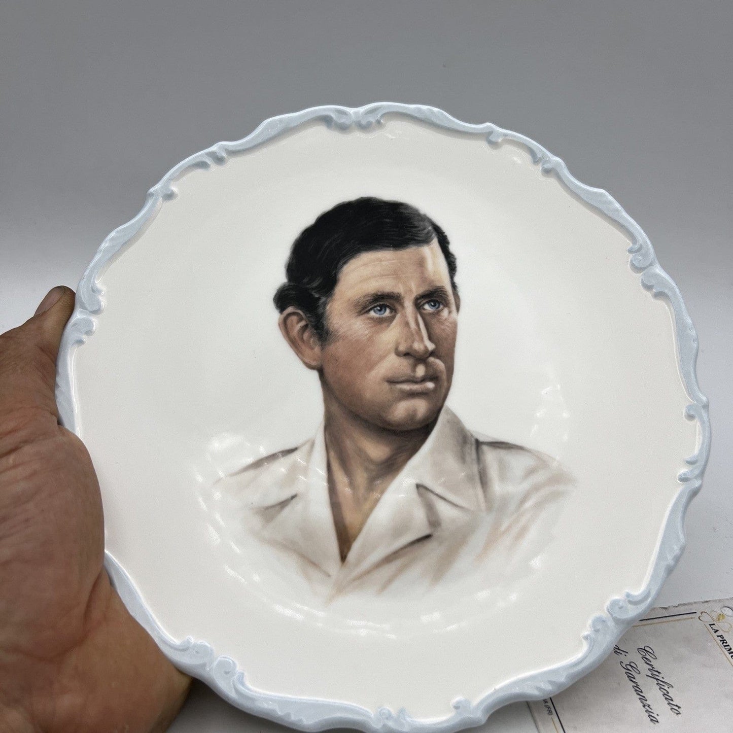Antico piatto in Ceramica Royal Albert Principe Carlo Casa Reale Matrimonio Categoria Arte e antiquariato:Porcellana e ceramica:Altro porcellana e ceramica