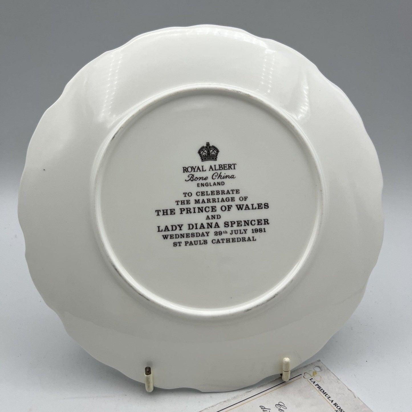 Antico piatto in Ceramica Royal Albert Principe Carlo Casa Reale Matrimonio Categoria Arte e antiquariato:Porcellana e ceramica:Altro porcellana e ceramica