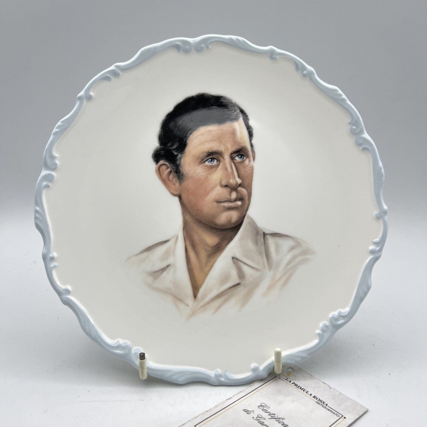 Antico piatto in Ceramica Royal Albert Principe Carlo Casa Reale Matrimonio Categoria Arte e antiquariato:Porcellana e ceramica:Altro porcellana e ceramica