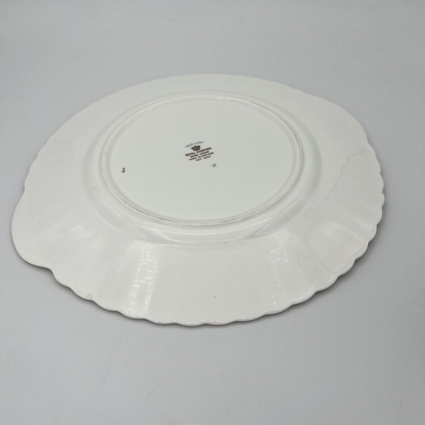 Antico piatto vassoio inglese in porcellana con decoro floreale Love True '60 Categoria Piatti Vassoio