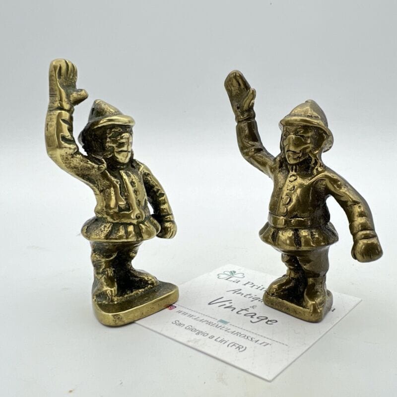 Antico poliziotto Inglese in Ottone scultura Vintage Epoca 900 Guardia Soldato Categoria Ottone