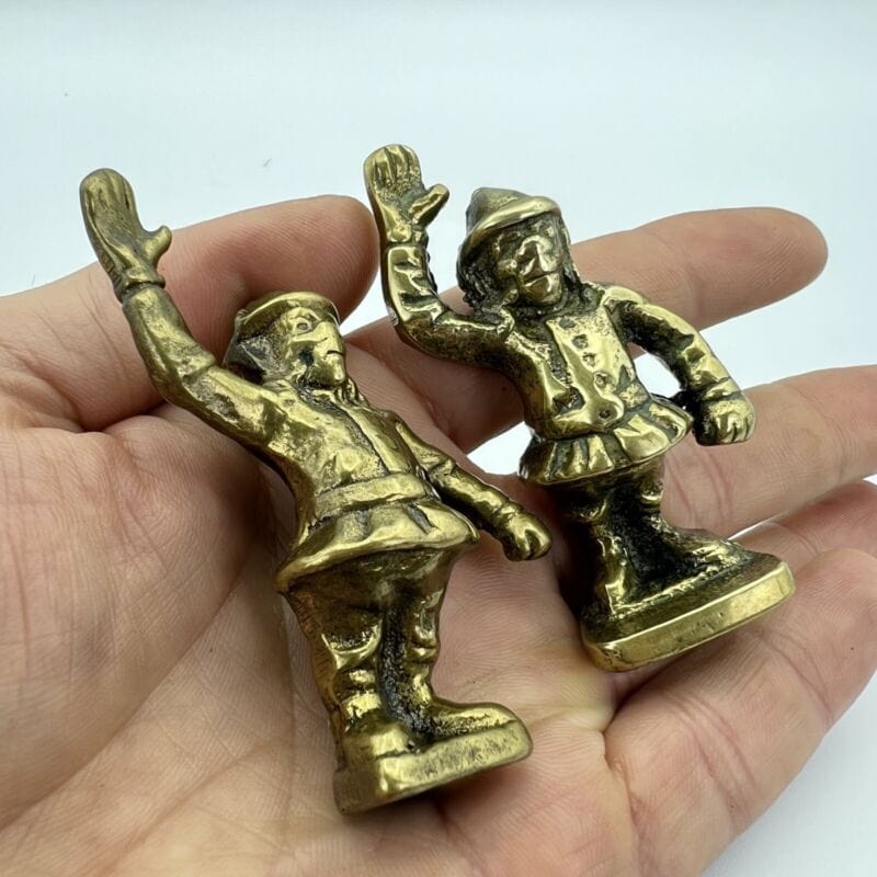 Antico poliziotto Inglese in Ottone scultura Vintage Epoca 900 Guardia Soldato Categoria Ottone