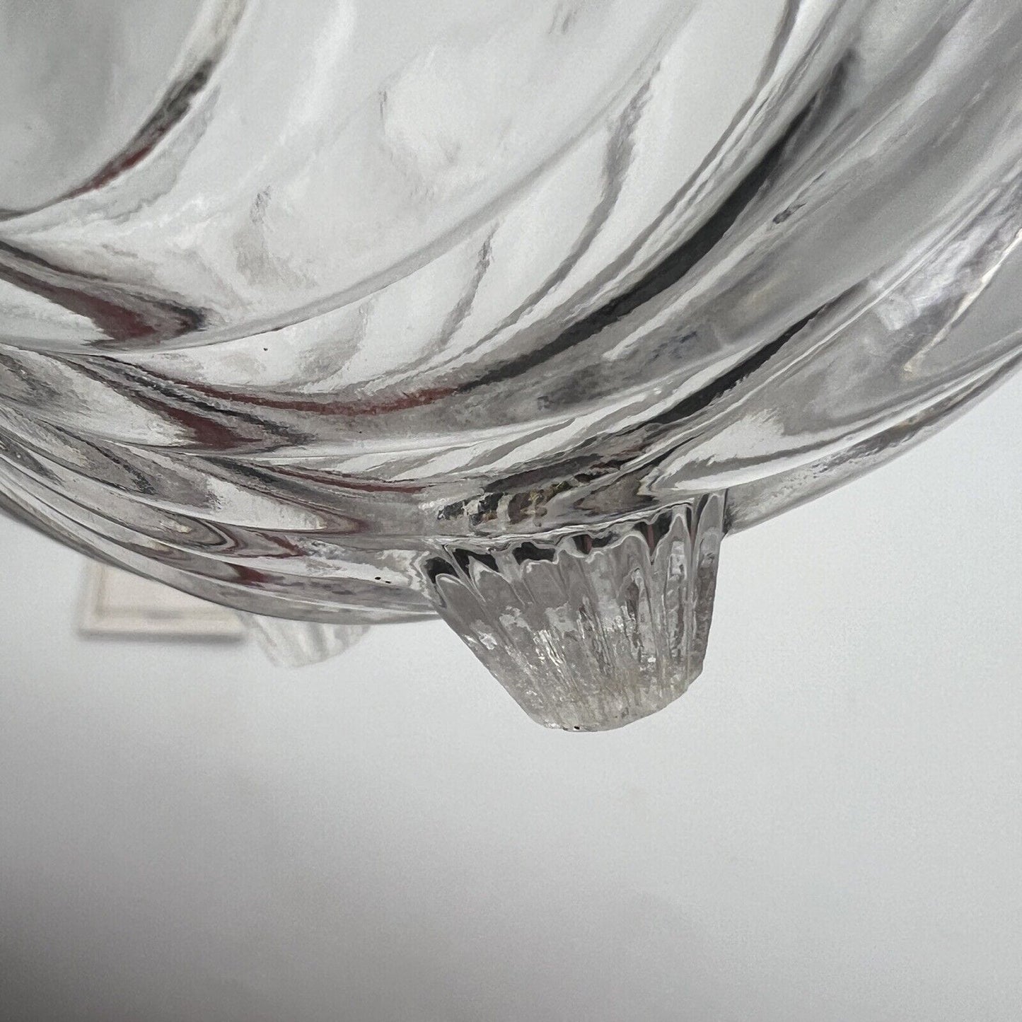 Antico portacaviale in vetro molato doppia conchiglia porta bon bon Epoca 800 Categoria Vetri e Cristalli