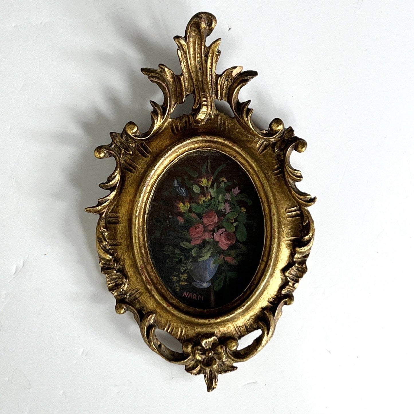 Antico quadretto dipinto a olio stile barocco cornice legno oro miniatura fiori Categoria Quadri