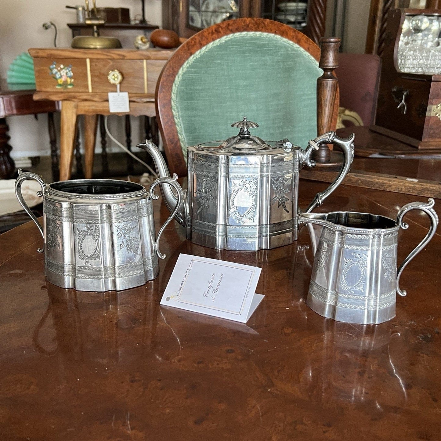 Antico Set in argento Sheffield da the tè Teiera Zuccheriera Lattiera epoca 800 Categoria Sheffield & Argento