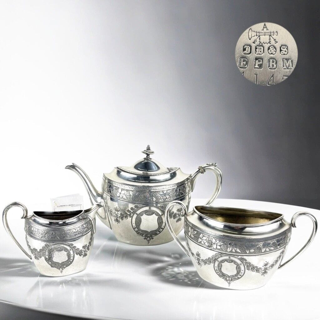Antico Set in argento Sheffield da the tè Teiera Zuccheriera Lattiera epoca 800 Categoria Sheffield & Argento