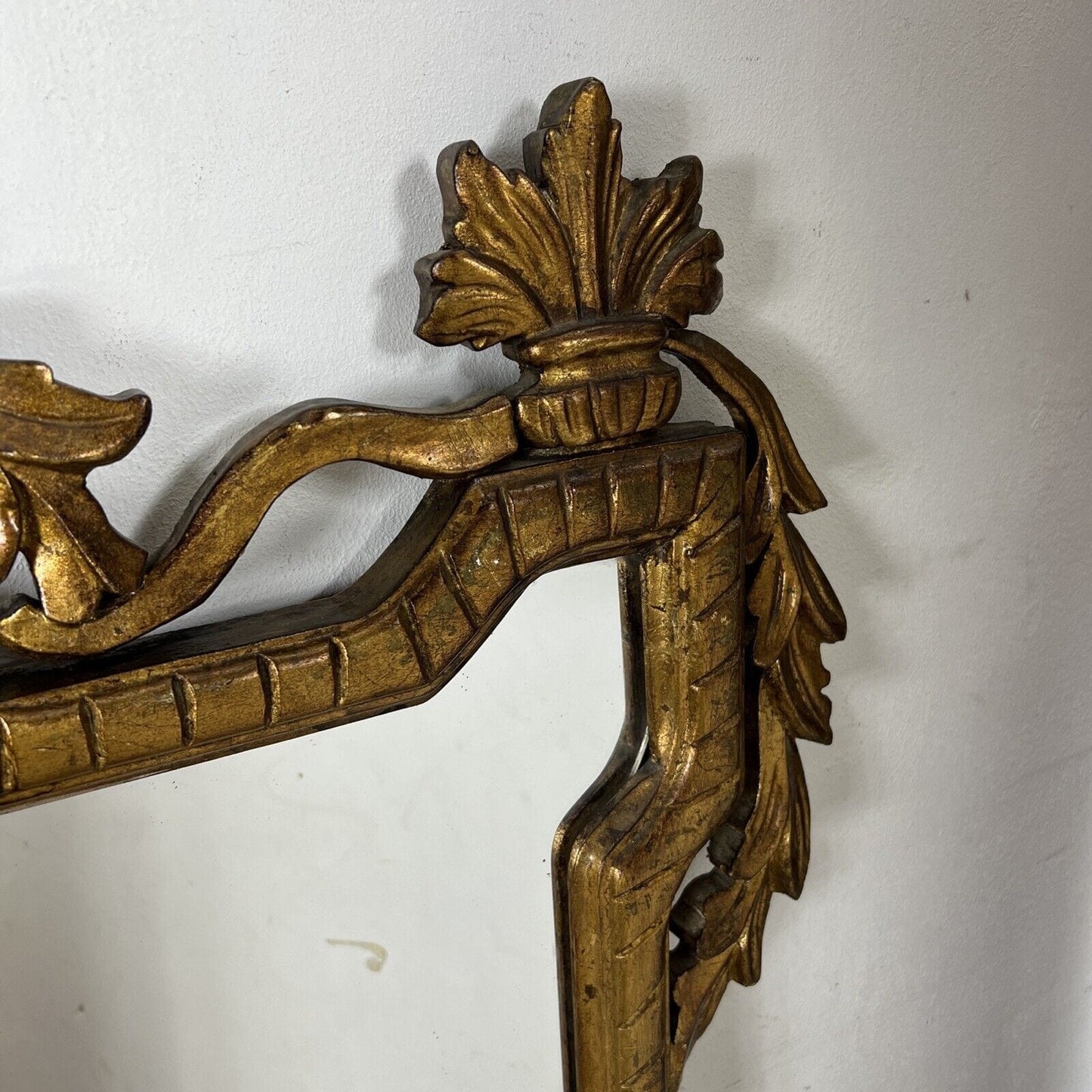 Antico specchio con cornice in legno stile Luigi XVI oro specchiera rettangolare Categoria Specchi e Cornici