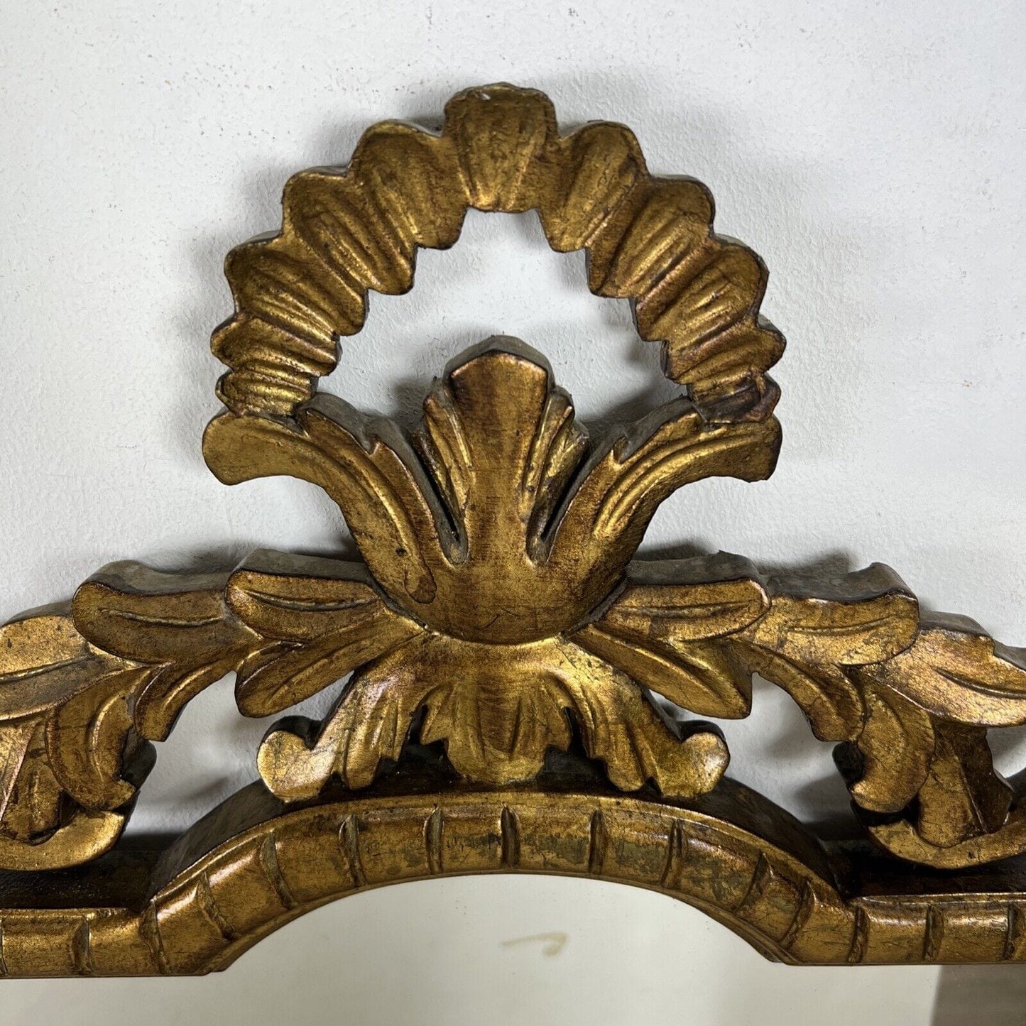 Antico specchio con cornice in legno stile Luigi XVI oro specchiera rettangolare Categoria Specchi e Cornici