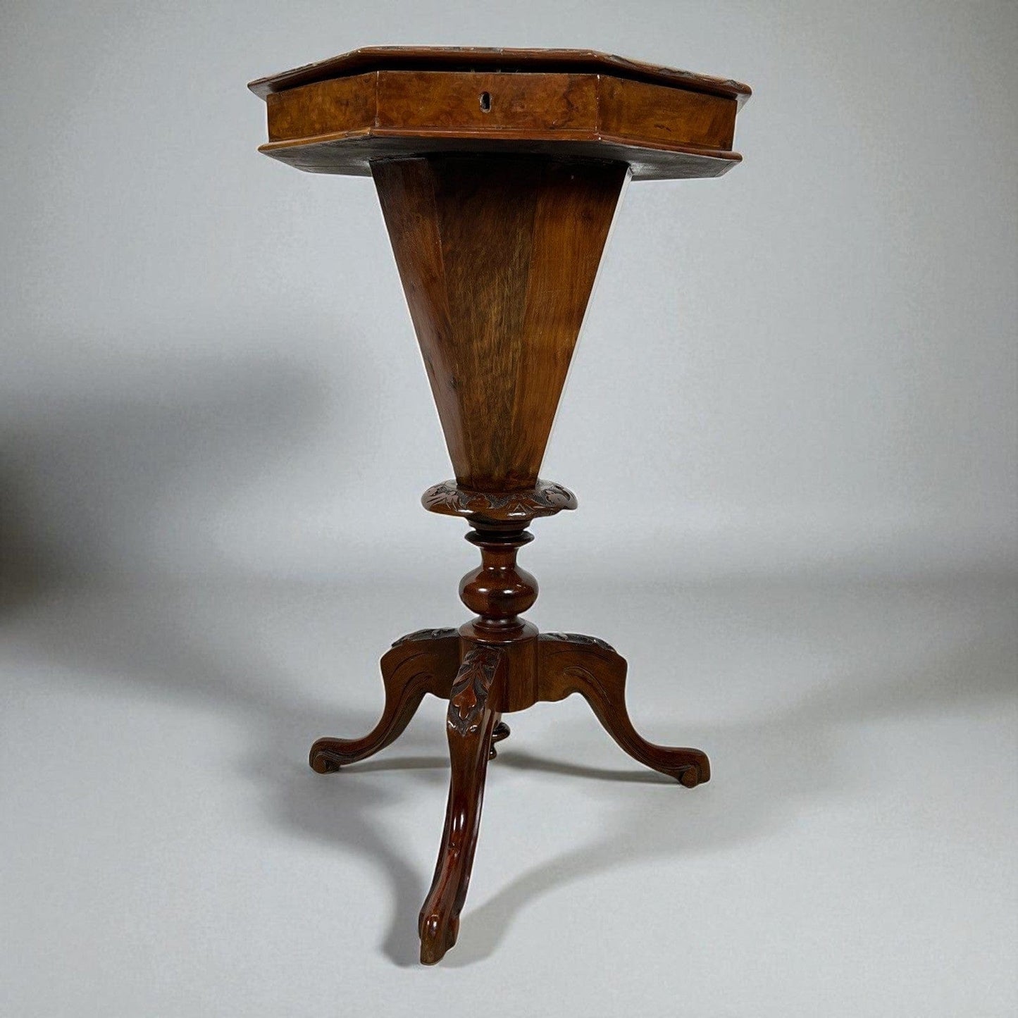 Antico tavolino da lavoro per cucito porta ricamo inglese mobile d'epoca 800 Categoria Tavoli - tavolinetti