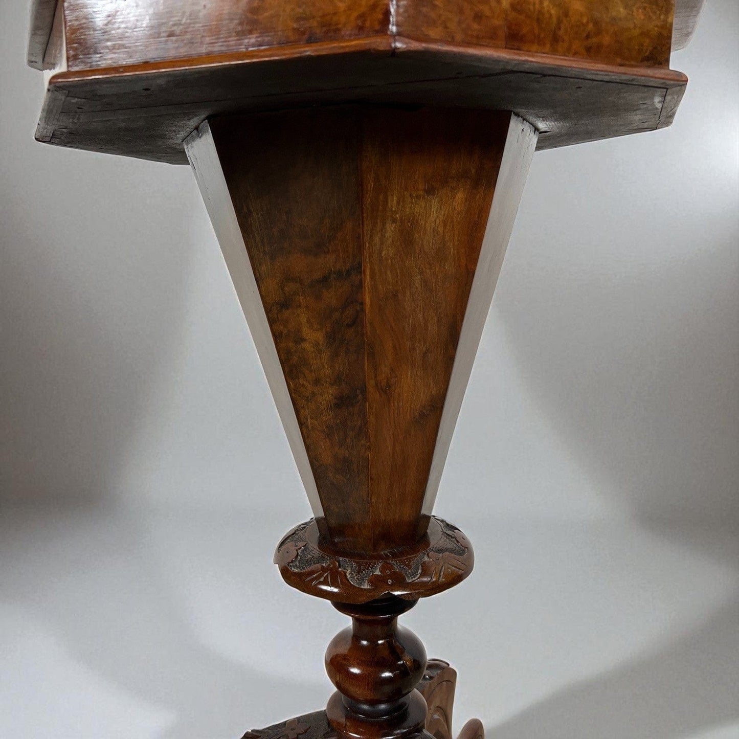 Antico tavolino da lavoro per cucito porta ricamo inglese mobile d'epoca 800 Categoria Tavoli - tavolinetti