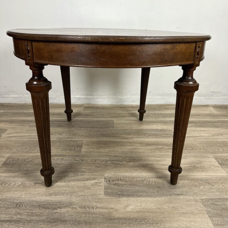 Antico tavolo allungabile da pranzo francese ovale in legno di Rovere epoca 900 Categoria Arredamento