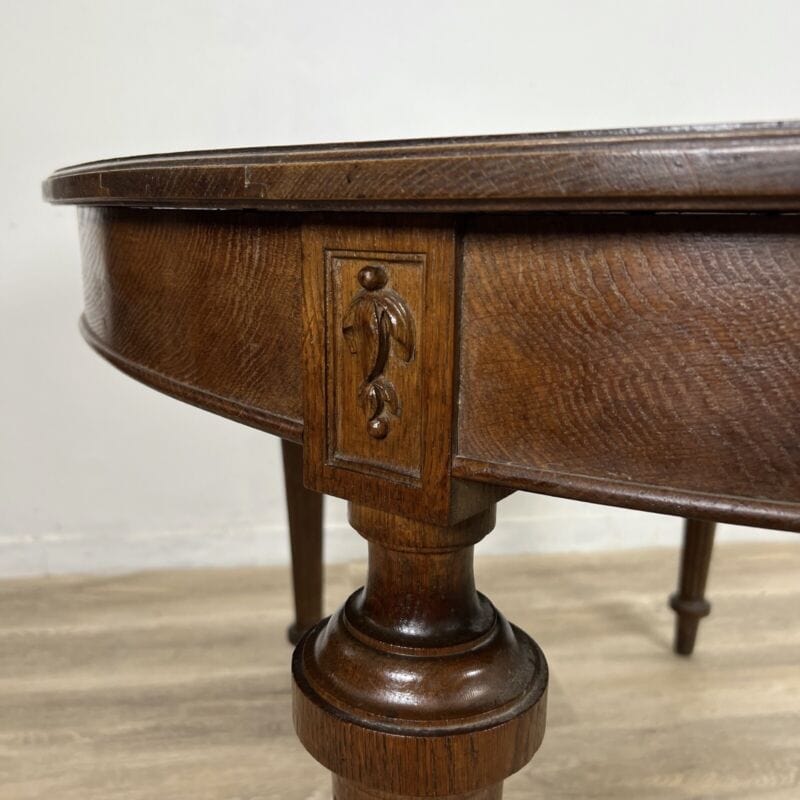 Antico tavolo allungabile da pranzo francese ovale in legno di Rovere epoca 900 Categoria Arredamento