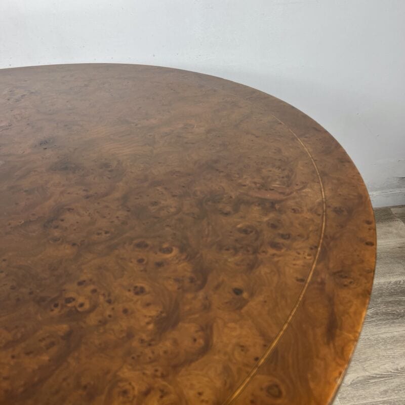 Antico tavolo allungabile da pranzo francese rotondo in legno radica di noce Categoria Arredamento