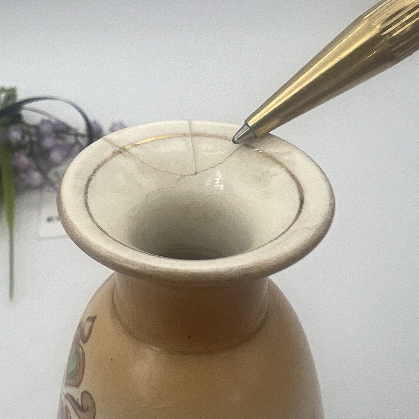 Antico Vaso in ceramica portafiori Inglese piccolo vasetto stretto monofiore Categoria Vasi e Portafiori
