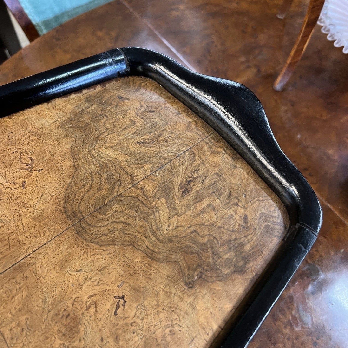 Antico vassoio in legno stile Deco vintage anni '40 vassoi da portata con manici Categoria Vassoi