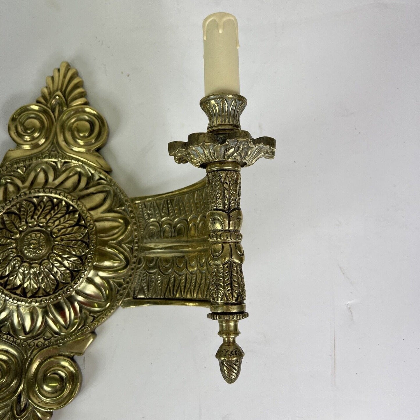Applique in ottone bronzo stile Barocco Antico a due luci Lampada epoca 900 Categoria Lampade Appliques