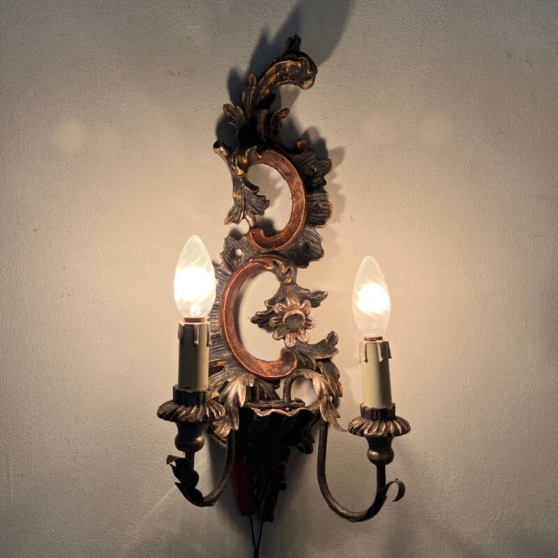 Applique stile antico fiorentino in legno intagliato lampada da parete due luci Categoria Lampade Appliques