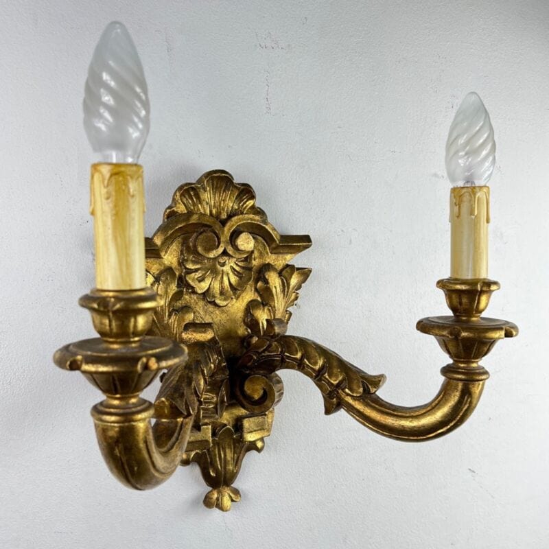 Applique stile antico in legno dorato oro lampada da parete a due luci anni 40 Categoria Lampade Appliques