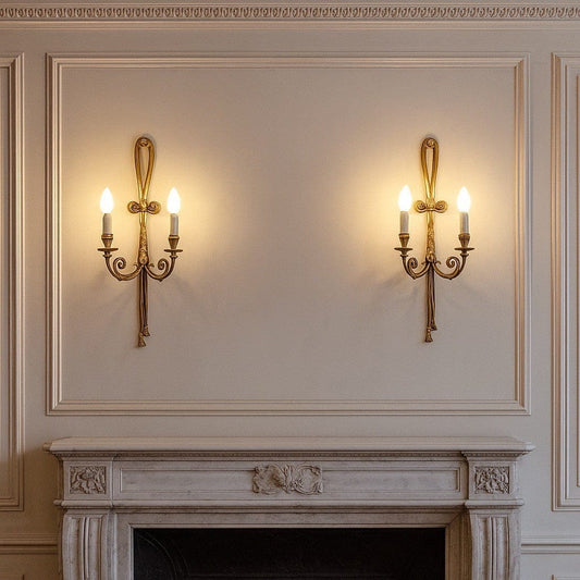 Applique vintage antico in ottone bronzo a due luci con fiocco Stile Luigi XVI Categoria Lampade Appliques