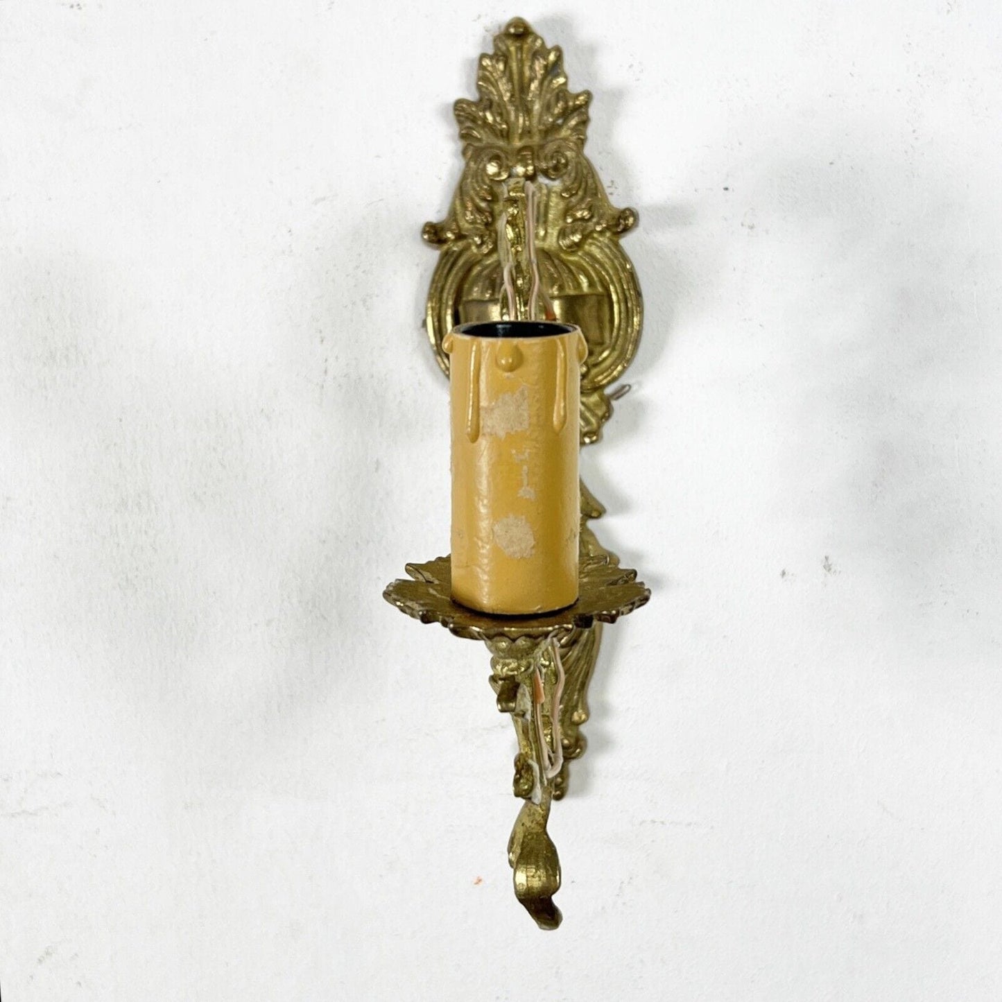 Applique vintage in ottone bronzo a una fiamma luce Lampada barocco da parete Categoria Lampade Appliques