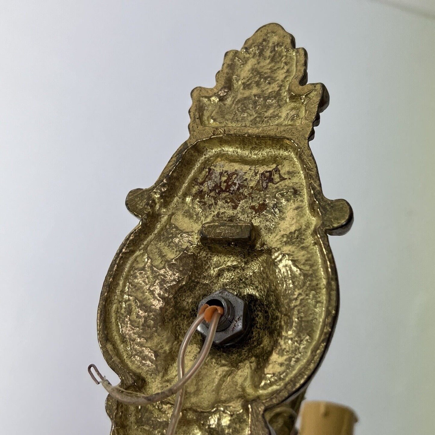 Applique vintage in ottone bronzo a una fiamma luce Lampada barocco da parete Categoria Lampade Appliques