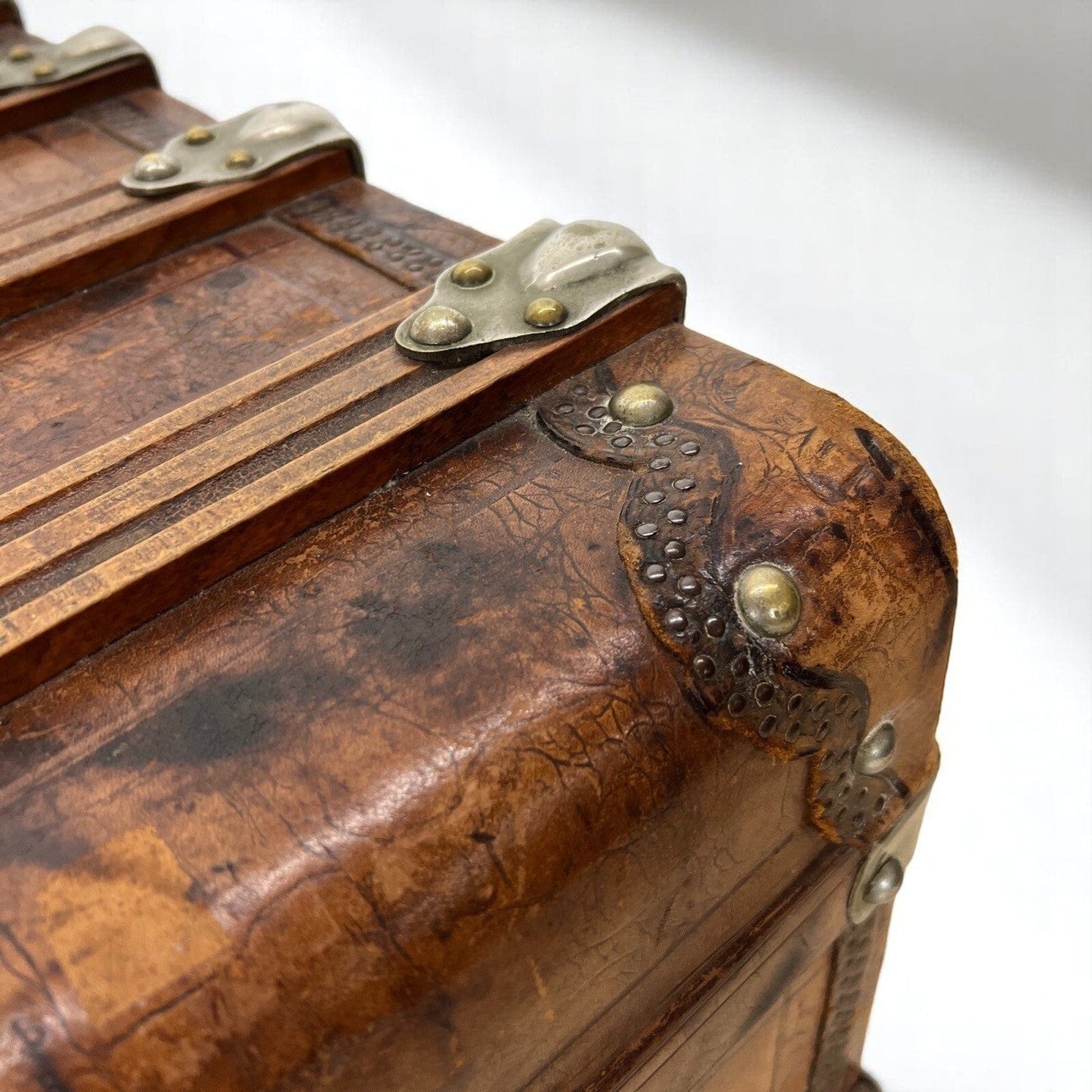 Baule antico in legno da viaggio in pelle con cassetti Cassa d'epoca 800 Arredo Categoria Casse & Bauli