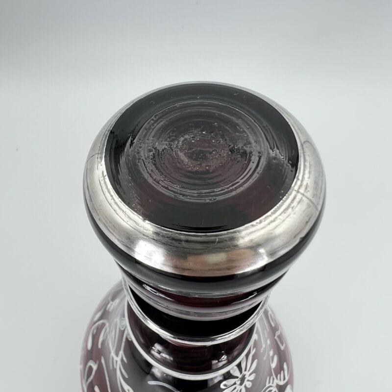 Bottiglia antica in vetro rosso e argento da per liquore rosolio Liberty Italia Categoria Vetri e Cristalli