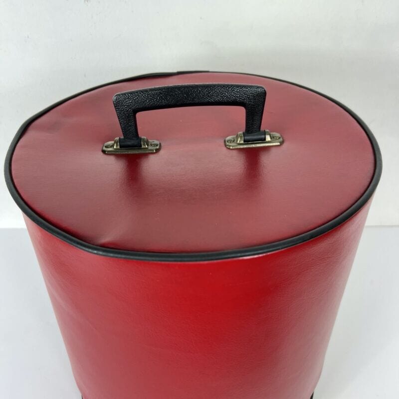Cappelliera Vintage Porta cappelli parrucca Bauletto Contenitore Rosso Anni 60 Categoria  Vintage