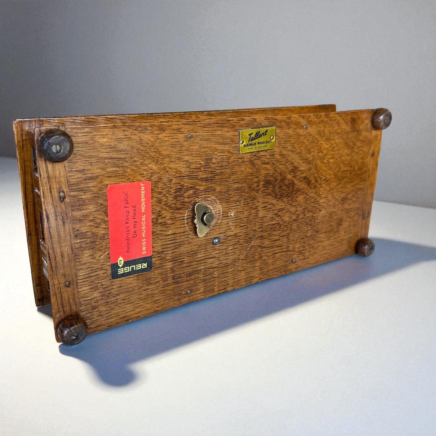 Carillon vintage antico in legno scatola baule cassapanca Inglese anni '40 Categoria Carillon