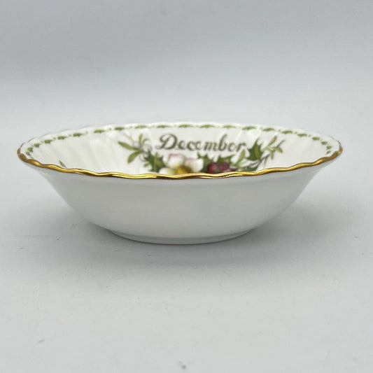 Ciotola ciotolina Coppetta in porcellana Royal Albert con mese DICEMBRE 900 1970 Categoria Centrotavola e Ciotole