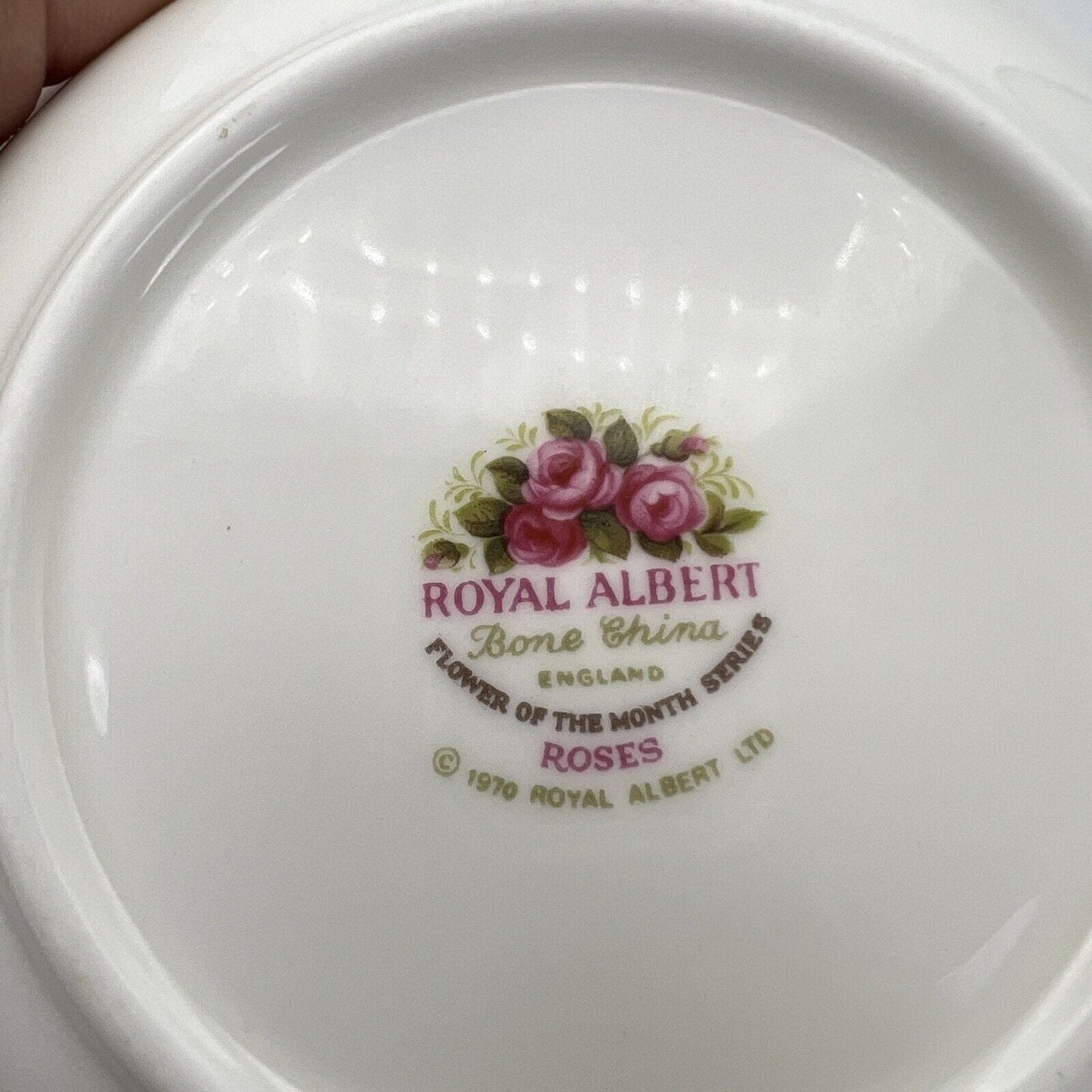 Ciotola ciotolina Coppetta in porcellana Royal Albert con mese GIUGNO 900 1970 Categoria Centrotavola e Ciotole