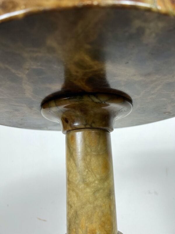 Colonna bassa in marmo stile antico classico porta vaso piedistallo tavolino Categoria Arredamento