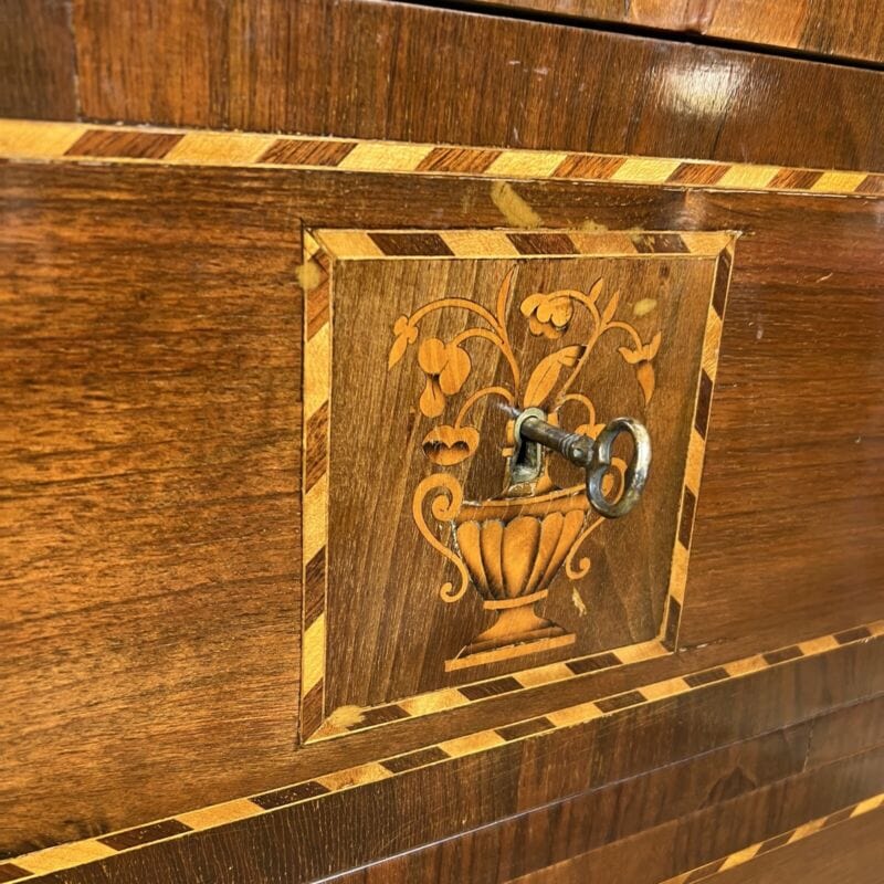 Comò cassettiera antica in stile Luigi XVI intarsiato mobile in legno Maggiolini Categoria Arredamento