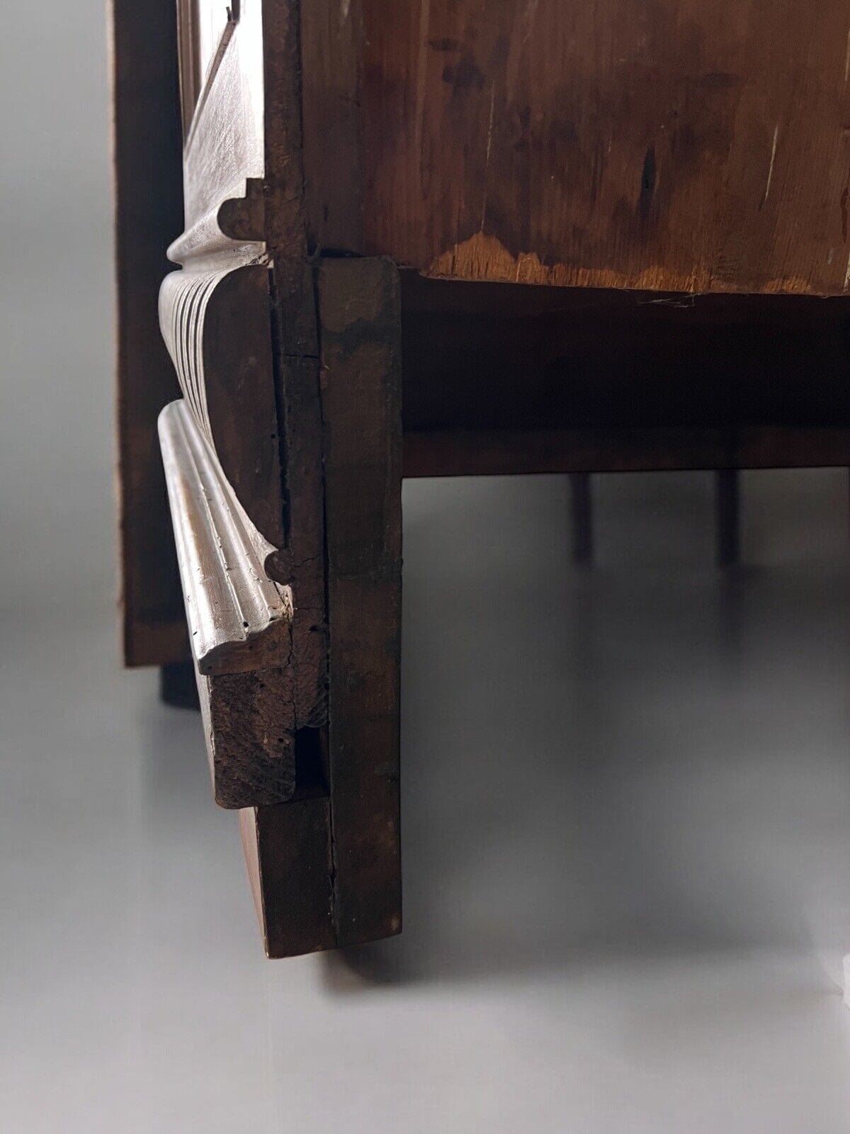 Comò cassettone antico 800 bombato stile inglese mobile in legno di mogano Madia Categoria Comò & Cassettiere